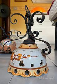 Lampadario rustico ceramica e ferro battuto