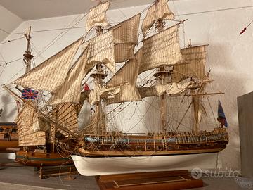 nave veliero galeone in legno