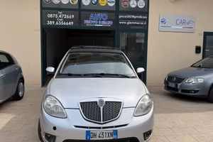 Lancia Ypsilon 1.4 16V Platino