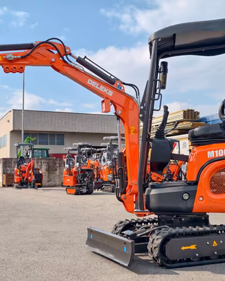 Miniescavatore DELEKS 10 qli motore KUBOTA e carro