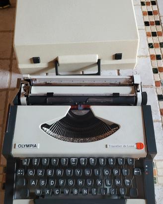 macchina da scrivere Olympia