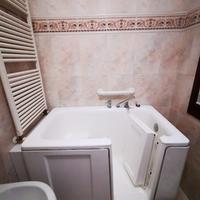 Vasca con apertura facilitata