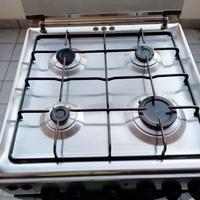 Cucina Bompani combinato gas e elettrico.