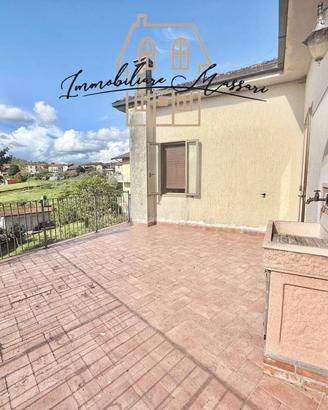 Appartamento di 236 m² con più di 5 locali a Villa