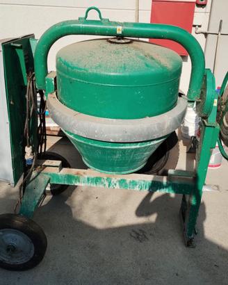IMPASTATRICE PER CALCESTRUZZO