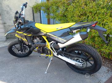 New motard swm sm 125 m.liquido bialbero