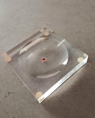base in plexiglass