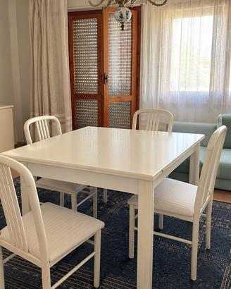 Tavolo da pranzo allungabile con 4 sedie