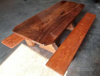 Tavolo in legno di castagno massiccio