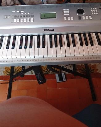 piano Yamaha dgx 220 