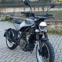 Husqvarna Svartpilen 401