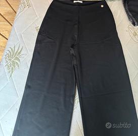 Pantaloni neri gaudì
