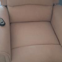 POLTRONA RECLINABILE E MASSAGGIANTE