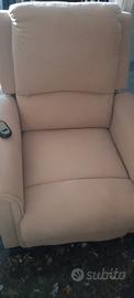 POLTRONA RECLINABILE E MASSAGGIANTE
