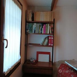 scaffale con cassettiera