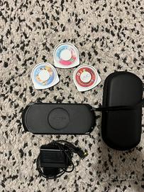 PSP E1004+ 3 Giochi UMD + Custodia