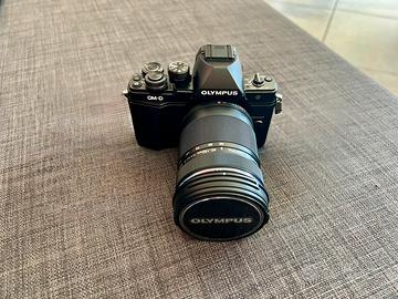 OLYMPUS OM-D EM10 II + accessori