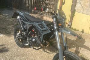 Beta motard RR 125 4T  T X Special Edition