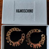 Orecchini Moschino per H&M