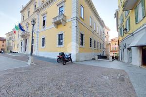 NEGOZIO A BRESCIA