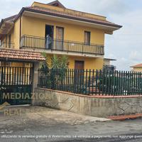 Villetta Bifamiliare Con Terreno