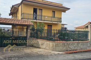 Villetta Bifamiliare Con Terreno