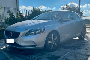 Volvo V40 D2