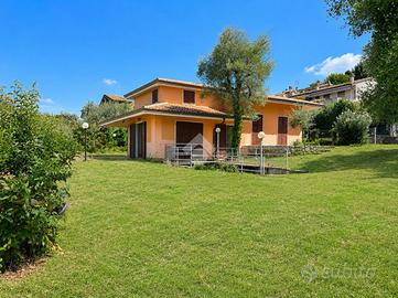 VILLA SINGOLA A TORRI DEL BENACO