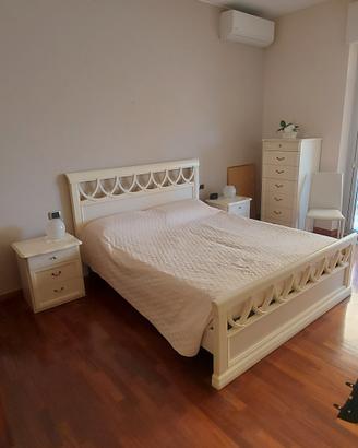 Letto matrimoniale design Classico Contemporaneo 