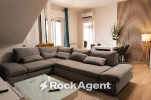 Appartamento di 160 m² con 4 locali e box auto a A