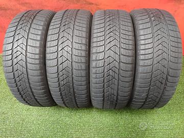 215 50 18 Gomme Invernali 70-80% Pirelli 215 50R18