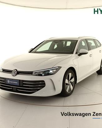 Volkswagen Passat 1.5 tsi ehybrid business 204cv d