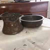 Antico bacile con anfora