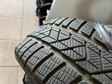 Pneumatici invernali pirelli sotto zero 205/40/17