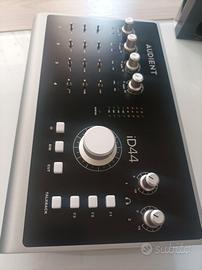 audient id44 Mki  scheda audio AKM chip