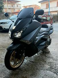 Tmax 530 edizione blackmax