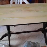 Tavolo ovale  anni 50 piano in vetro effetto marmo