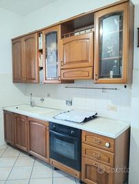 Cucina in legno ciliegio