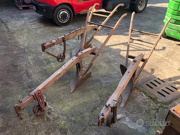 15 vecchi aratri per giardino o agriturismo