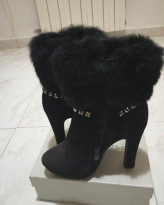 Vari modelli di scarpe 