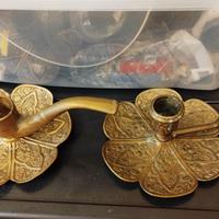 Coppia di portacandele in ottone massiccio