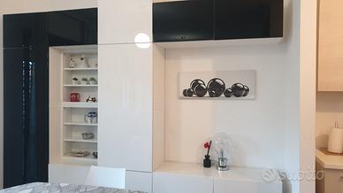 DOPPIA PARETE ATTREZZATA SALOTTO