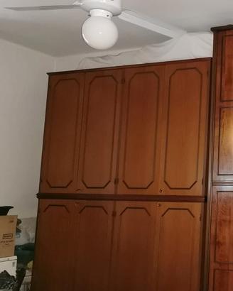 Armadio legno color noce/ciliegio