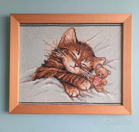 Quadro ricamato con gattino