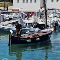 Gozzo Liguare in vetroresina con vela latina