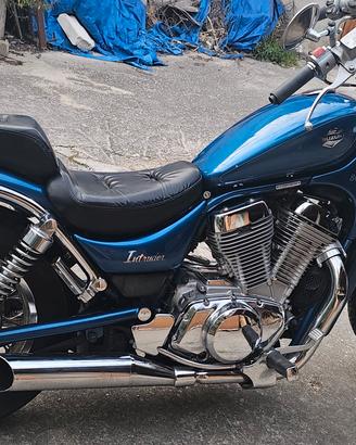 suzuki intruder 750