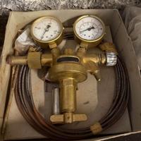 Regolatore di pressione per bombole da saldatura