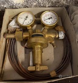 Regolatore di pressione per bombole da saldatura