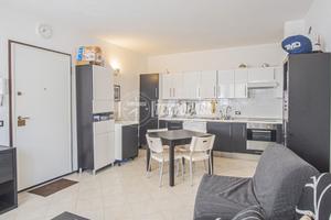 2 LOCALI CON POSTO AUTO