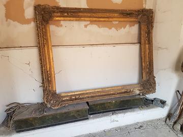 Cornice di grandi dimensioni